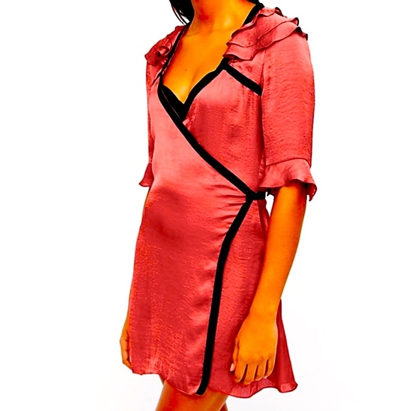 FOR LOVE AND LEMONS SATIN ROBE WITH ALLOVER BLACK VELVET TRIM SIZE S - Picture 5 of 8